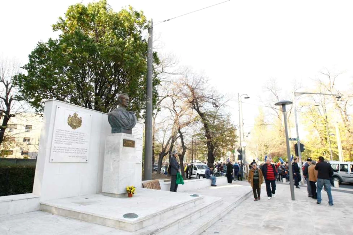 mars pentru monarhie foto edi enea
