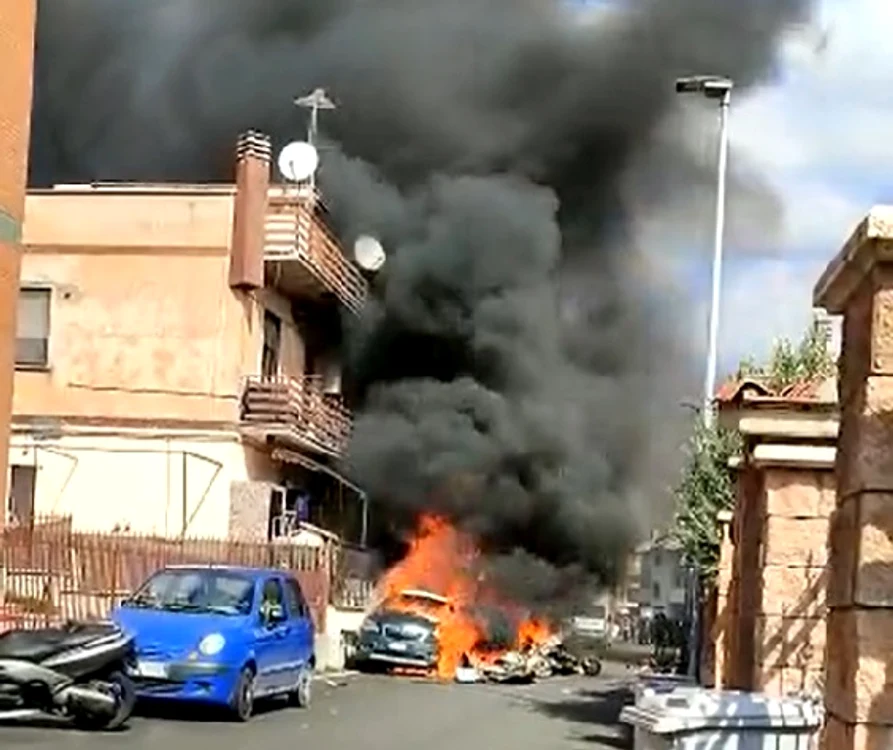 Două avioane s-au ciocnit în aer la Roma. Foto: Captură video