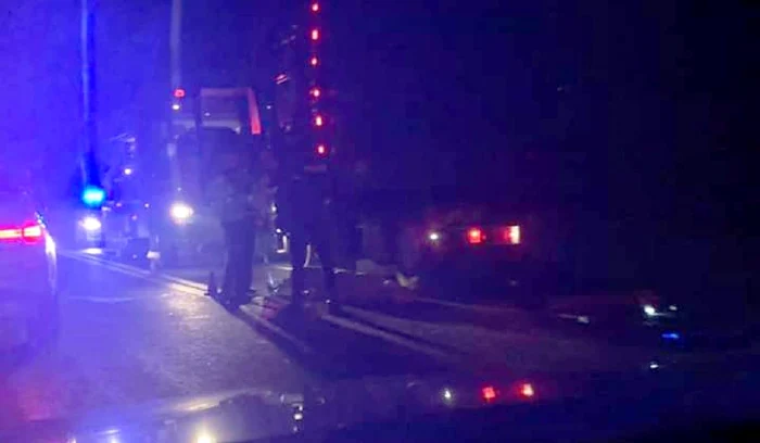 
    Autotrenul a trecut peste șofer FOTO:observator.tv  