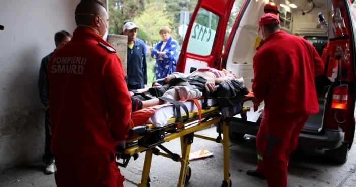 Răniţii au fost transportaţi de urgenţă la spital