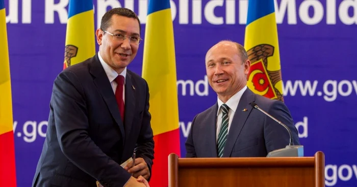 Victor Ponta şi Valeriu Streleţ în cadrul unei conferinţe de presă desfăşurată la Cgişinău. FOTO gov.md