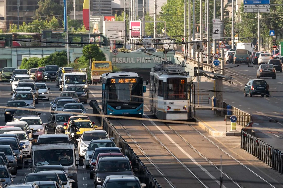 Stațiile de autobuz se vor muta pe refugiile de tramvai pe unele porțiuni