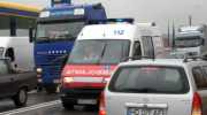 Hunedoara: Accident grav la ieşirea din Hunedoara - opt persoane au fost rănite
