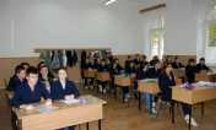 În trei zile, la proba orală de limba română sunt evaluaţi, 2.613 elevi