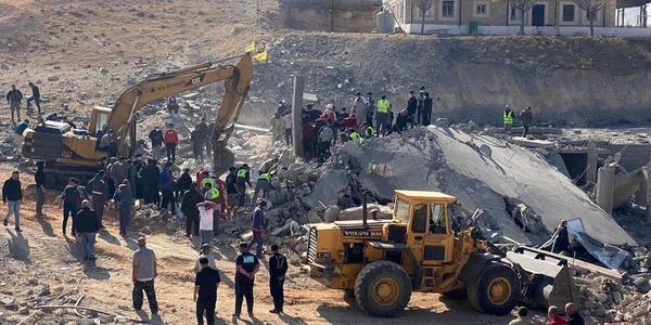Zeci de morți în estul Libanului în urma unui val de bombardamente israeliene Foto X   War Correspondent jfif
