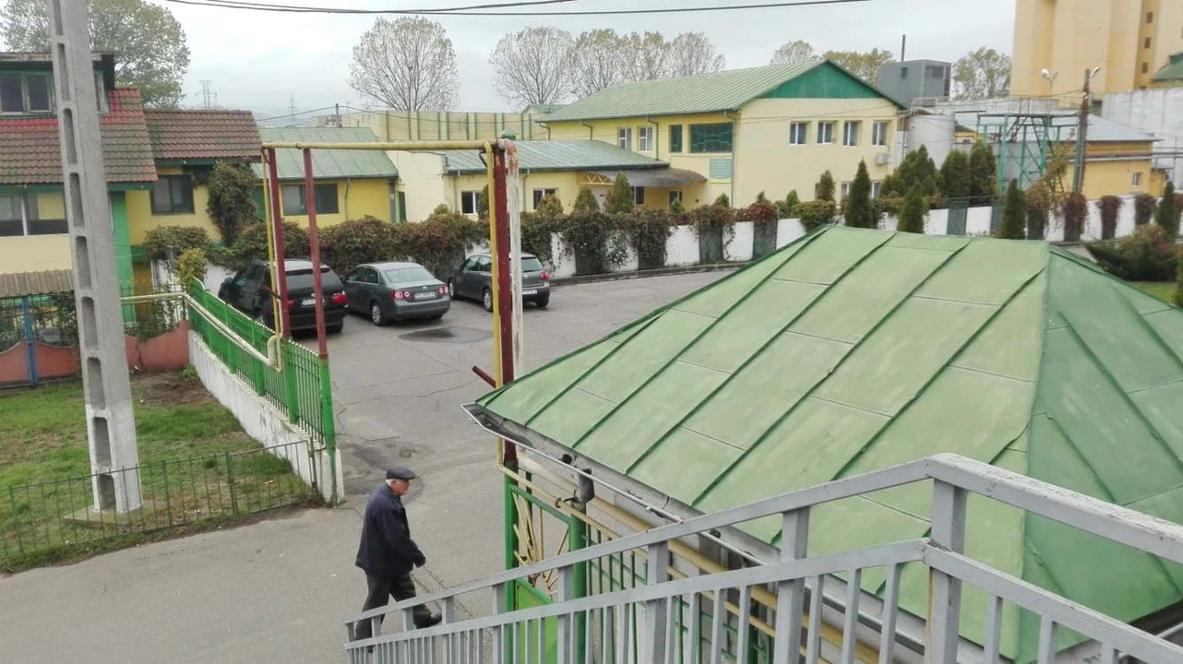 Ţăranii bat zilnic la poarta Comcereal pentru a-şi cere drepturile