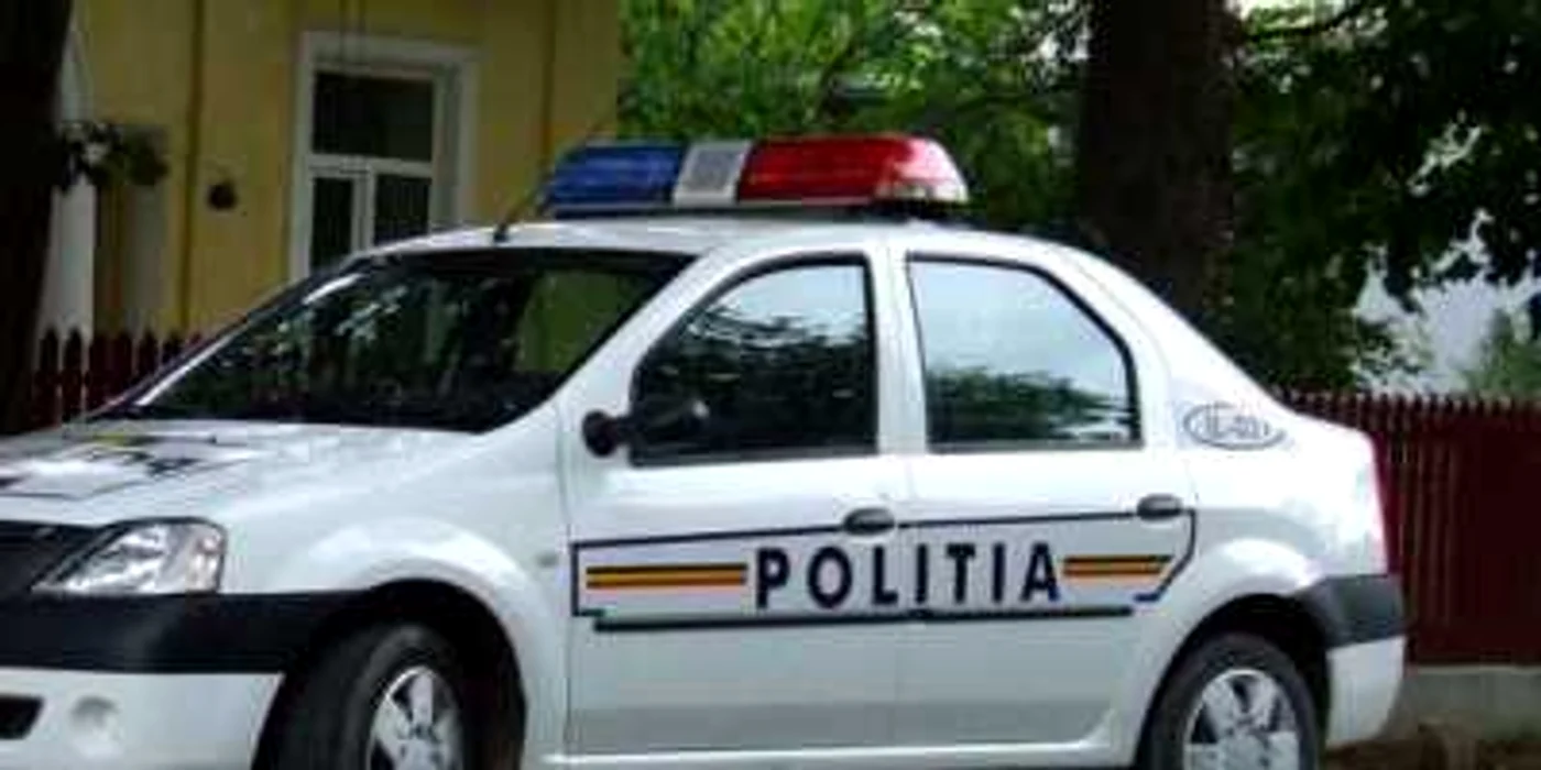 Victima a fost adusă în faţa poliţiştilor fiind acuzată de un furt pe care nu-l comisese. 
