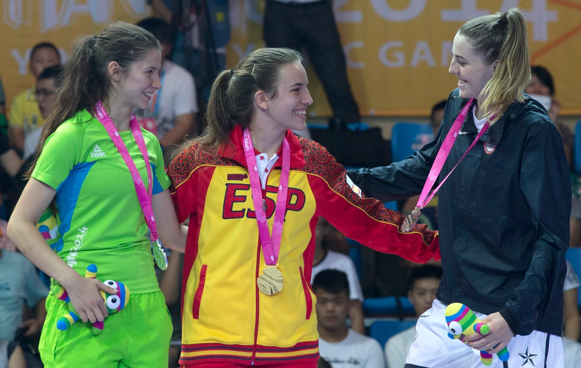 
    Lou Samuelson (dreapta) a câștigat medalia de bronz la Jocurile Olimpice ale Tineretului din 2014Foto: EPA-EFE  