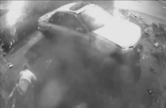 Imaginile au fost surprinse de o cameră de supraveghere