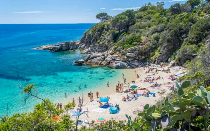 Insula italiană Elba, situată în largul coastelor Toscanei FOTO  lonelyplanet.com