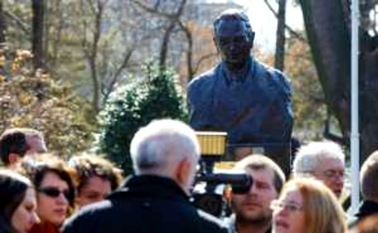 Cornel Mikloși are statuie în Parcul Central din Timișoara
