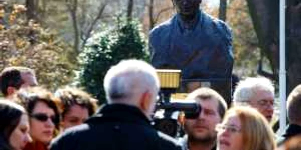 Cornel Mikloși are statuie în Parcul Central din Timișoara