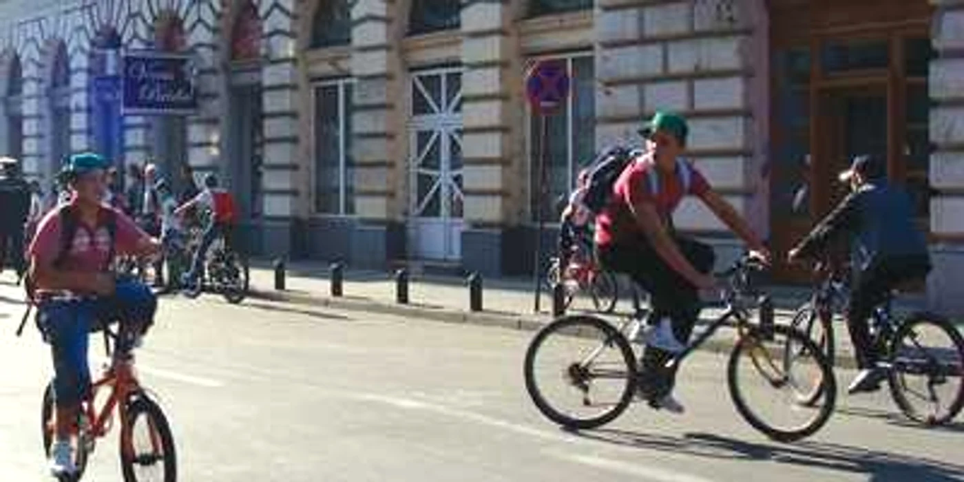 Arad: Bicicliştii vor să se refugieze de şoferi