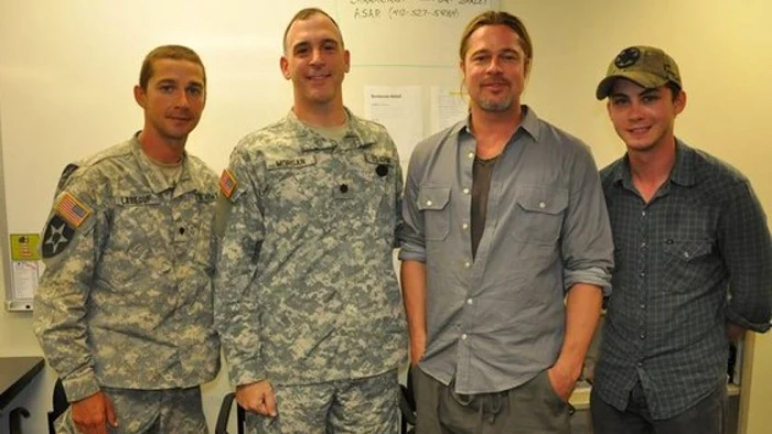 Brad Pitt şi Shia LaBeouf fac pregătire militară pentru filmul "Fury", regizat de David Ayer FOTO uk.eonline.com