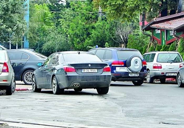 Fotoreporterii Click i-au surprins pe funcţionarii sătmăreni în misiune „La Cocoşatu“