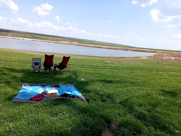Relaxare pe malurile Negreniului FOTO Cosmin Zamfirache