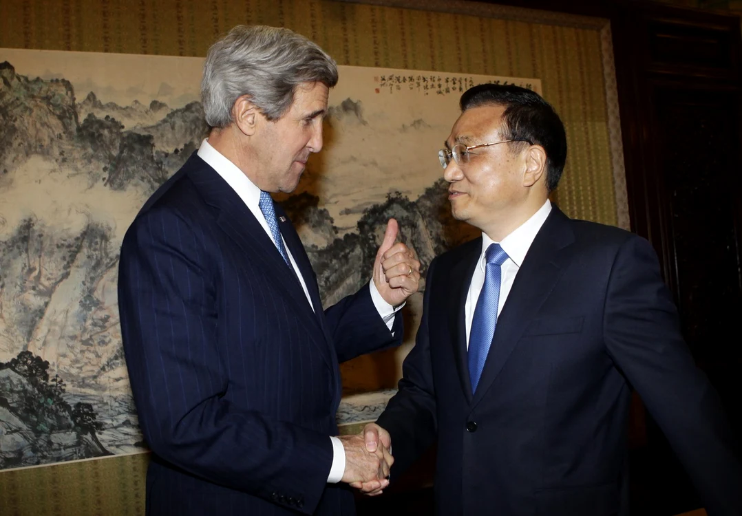 John Kerry FOTO ReutersSecretarul de stat american John Kerry şi premierul chinez Li Keqiang FOTO Reuters