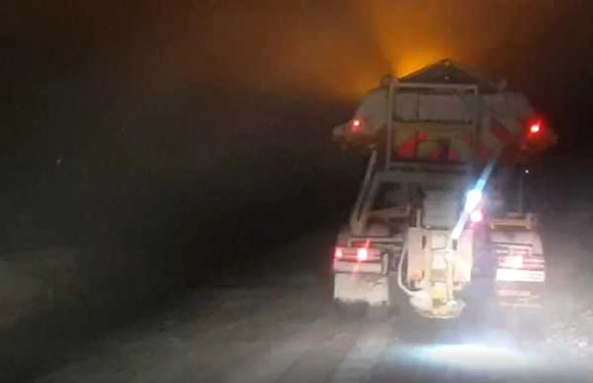Utilajele de deszăpezire au acţionat toată noaptea pe Transalpina