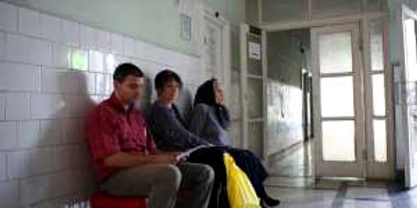 Pacientii vor aştepta medicul pănă când acesta îşi va igieniza cabinetul (Foto arhivă )