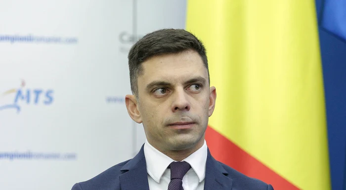 Carol Eduard Novak e acuzat că își premiază ilegal tatăl. Foto Sportpictures 