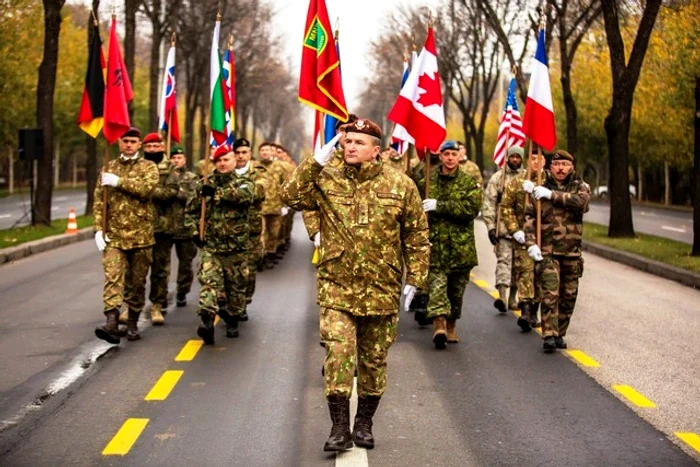 150 de soldați străini, un record, vor defila pe sub Arcul de Triumf la parada de 1 Decembrie