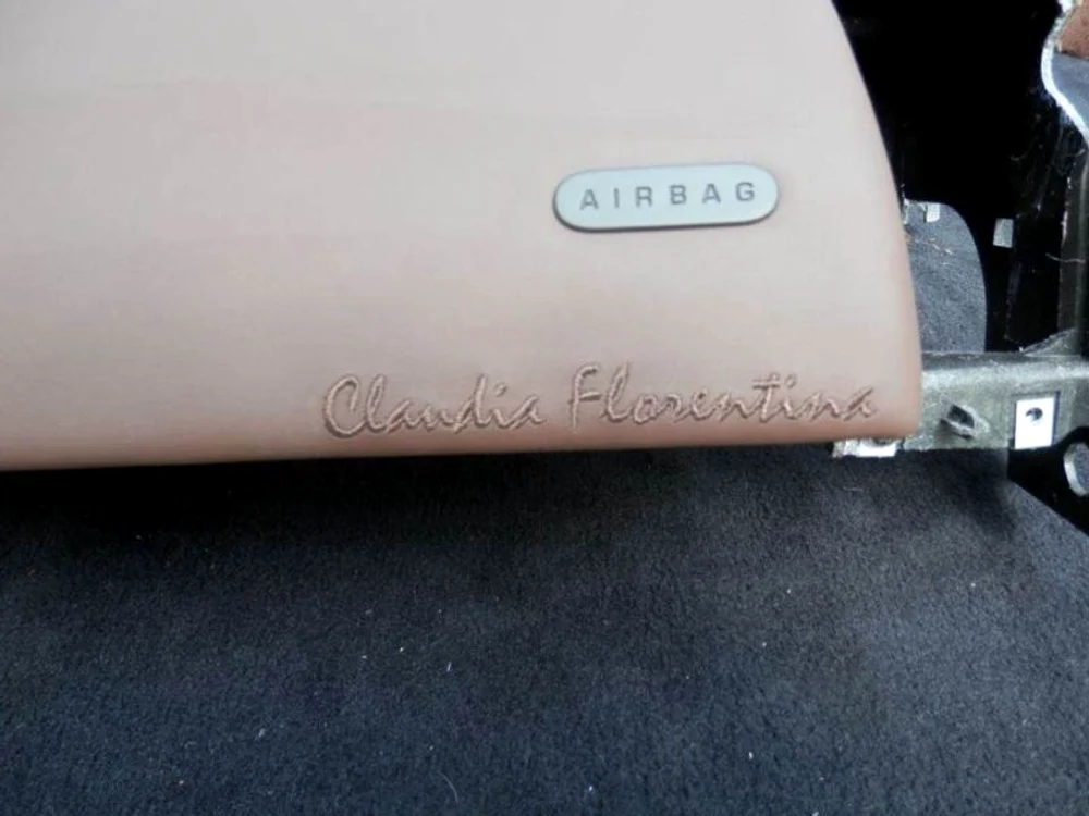 Reprezentanții unui brand auto au cooptat-o pe Claudia Florentina, pentru a personaliza interiorul bolidului 