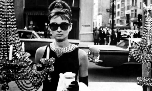 „Mic dejun la Tiffany“, pe primul loc în topul cărţilor care îi inspiră pe cititori să călătorească jpeg