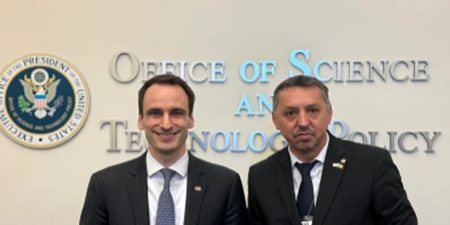 Daniel David și Michael Kratios. FOTO: Ministerul Educației 