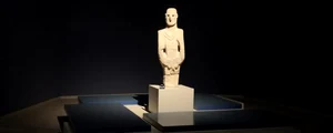 Urfa Man in Museum 1536x518 jpg