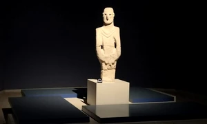 Urfa Man in Museum 1536x518 jpg