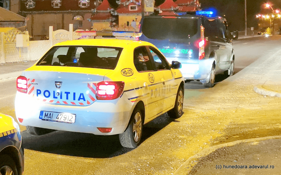 Amor pe bani cu două prostituate, pe centura Petroșaniului. Cu ce s-a ales amatorul de sex