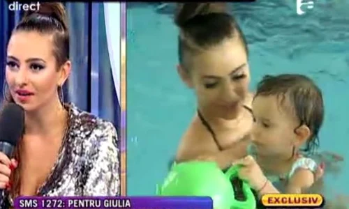 Giulia Anghelescu merge constant cu fetiţa ei la înot  «O ajută să se dezvolte fizic şi psihic», spune ea (captură Antena1) jpeg