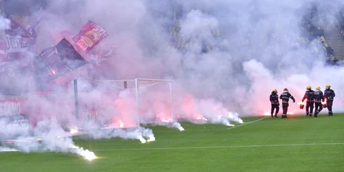 petarde rapid steaua jpg