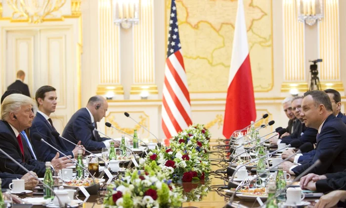 Polonia, dispusă să plătească peste 2 miliarde de dolari pentru o bază militară americană pe teritoriul său jpeg