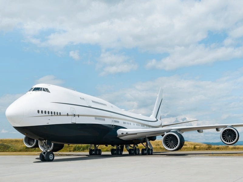 Cadoul din Qatar pentru Trump ar putea deveni problemă de securitate. Cât ar costa transformarea avionului de lux la standardele Air Force One