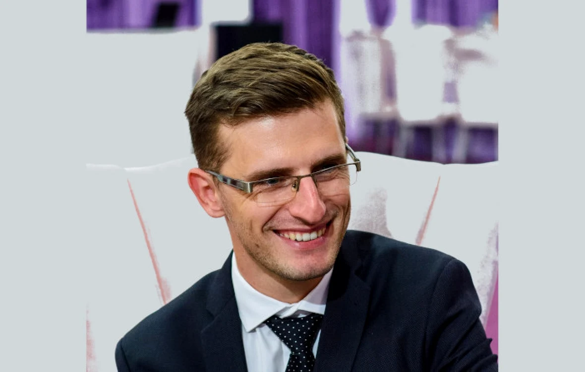 Primarul din Lopătari are 32 de ani