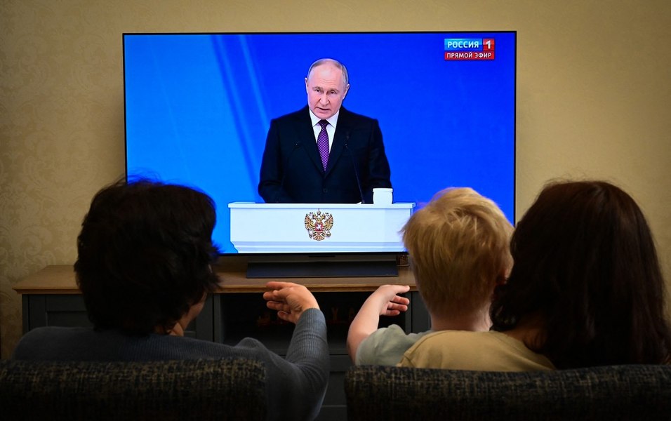 Războiul lui Putin îi gonește pe ruși din propria țară. Sute de mii de ruși au plecat de la începutul invaziei