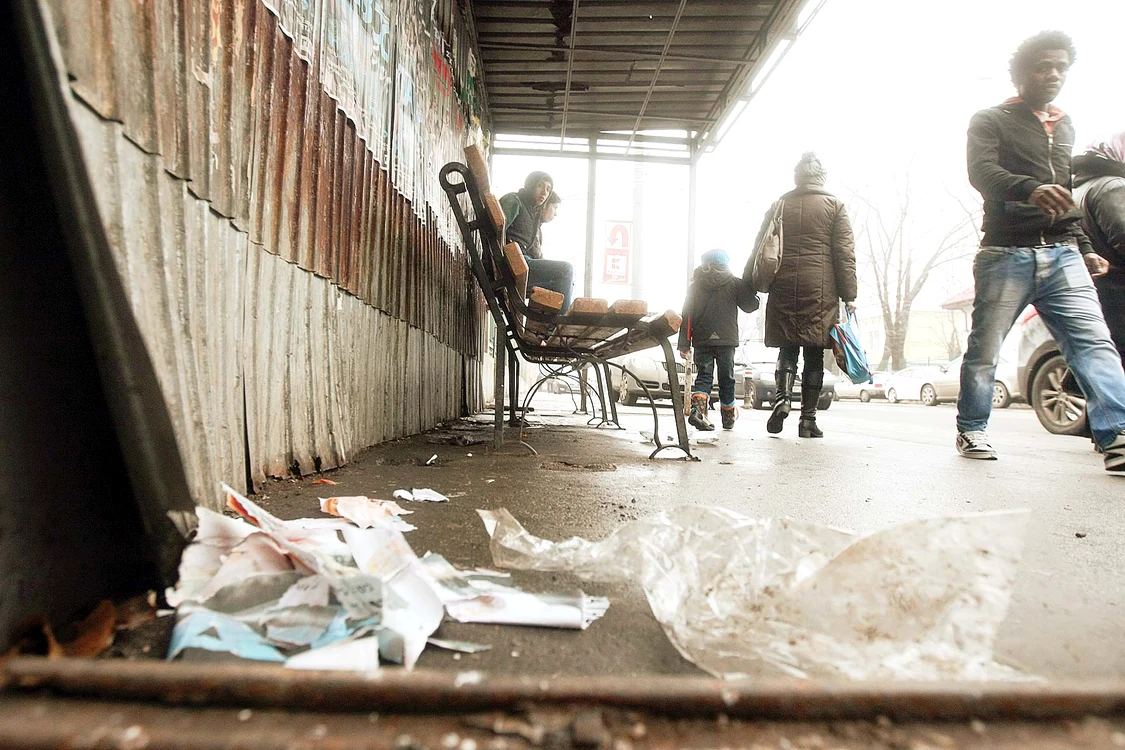 
    1. Mizeria de pe străzi ne indispune în drumul spre serviciu. Indispoziţia ne scade performanţele la muncăfoto: Dorin Constanda  