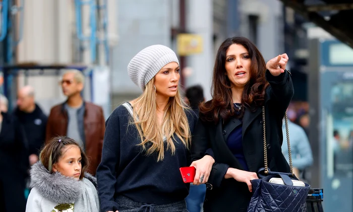 Jennifer Lopez take a walk with sister Lynda Lopez and Lucie Wren Lopez Goldfried, and daughter Emme Maribel Muniz in New York jpeg