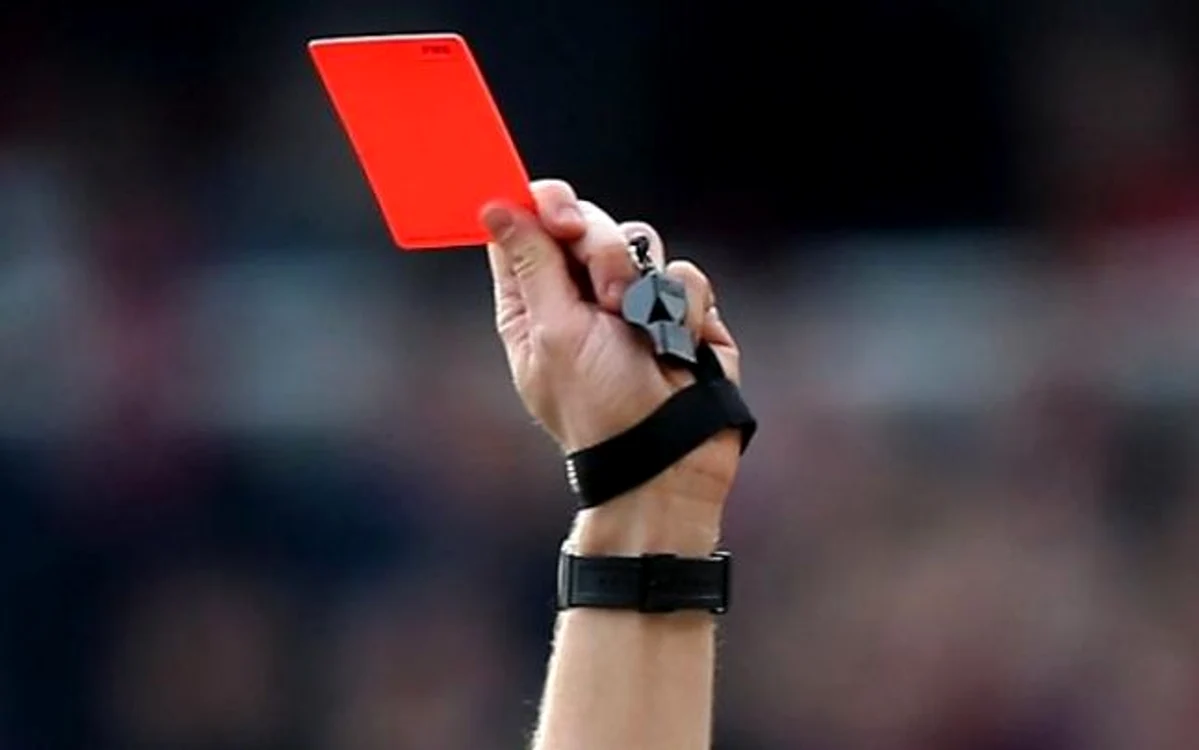 Meciul cu cele mai multe cartonaşe roşii a fost în Argentinafoto: Click