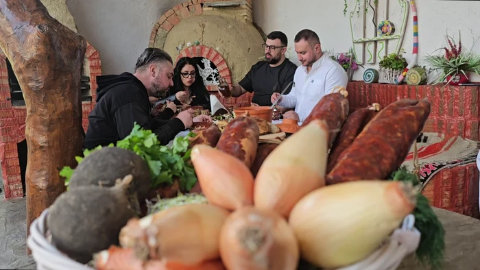 Babicul de Buzău, printre cele mai apreciate salamuri afumate. FOTO Iulian Bunilă