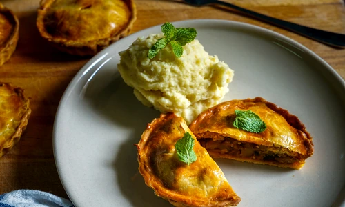 Miniplacinte cu carne 1  Sursa foto shutterstock 1778496134 jpg