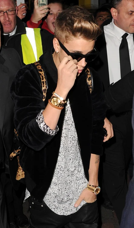justin bieber doua ceasuri