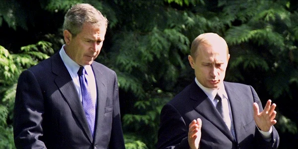 George W Bush Vladimir Putin 2001 FOTO AP