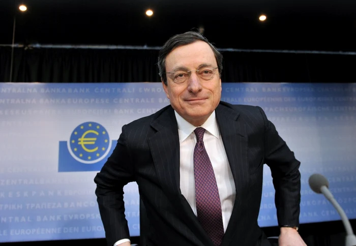 Mario Draghi, şeful BCE, a declarat zilele trecute că va face orice pentru a salva euro FOTO: Mediafax