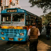 Autobuz TATA Motors FOTO: Pexels