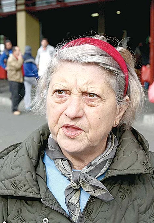 Un român consumă anual,  în medie, 200 kg de pâine  şi 98 kg de cartofi