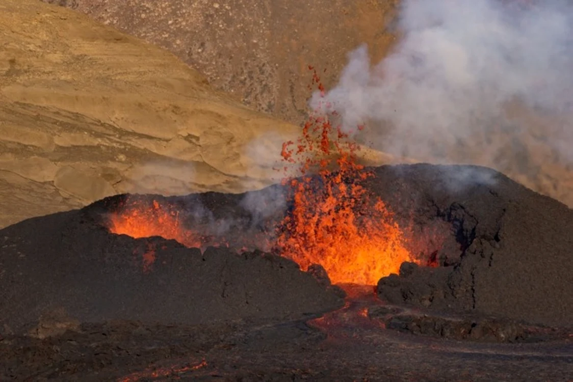 Populaţia a fost evacuată înainte ca vulcanul să erupă. Foto wowlab