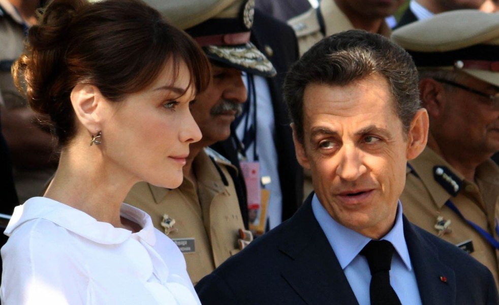  Carla Bruni, fosta primă-doamnă a Franței, pusă sub acuzare şi plasată sub control judiciar. Acuzații grave la adresa soției lui Sarkozy