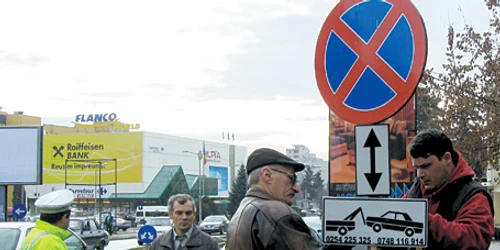 Maşinile parcate neregulamentar sunt ridicate fără drept la apel